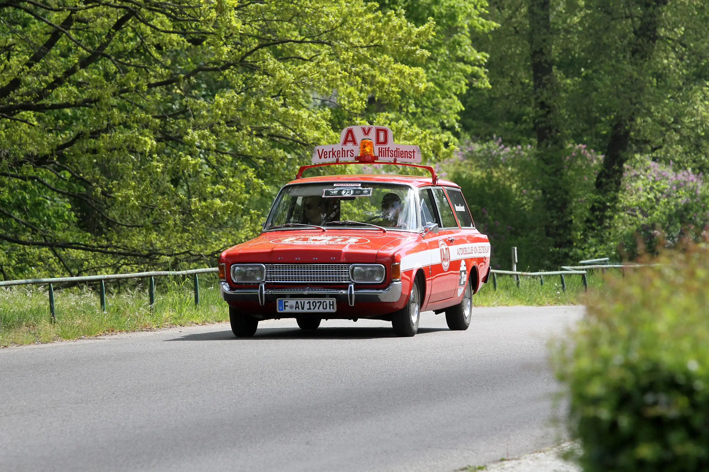 35 – Kennedy – Ford – Taunus 17M P7b Turnier *