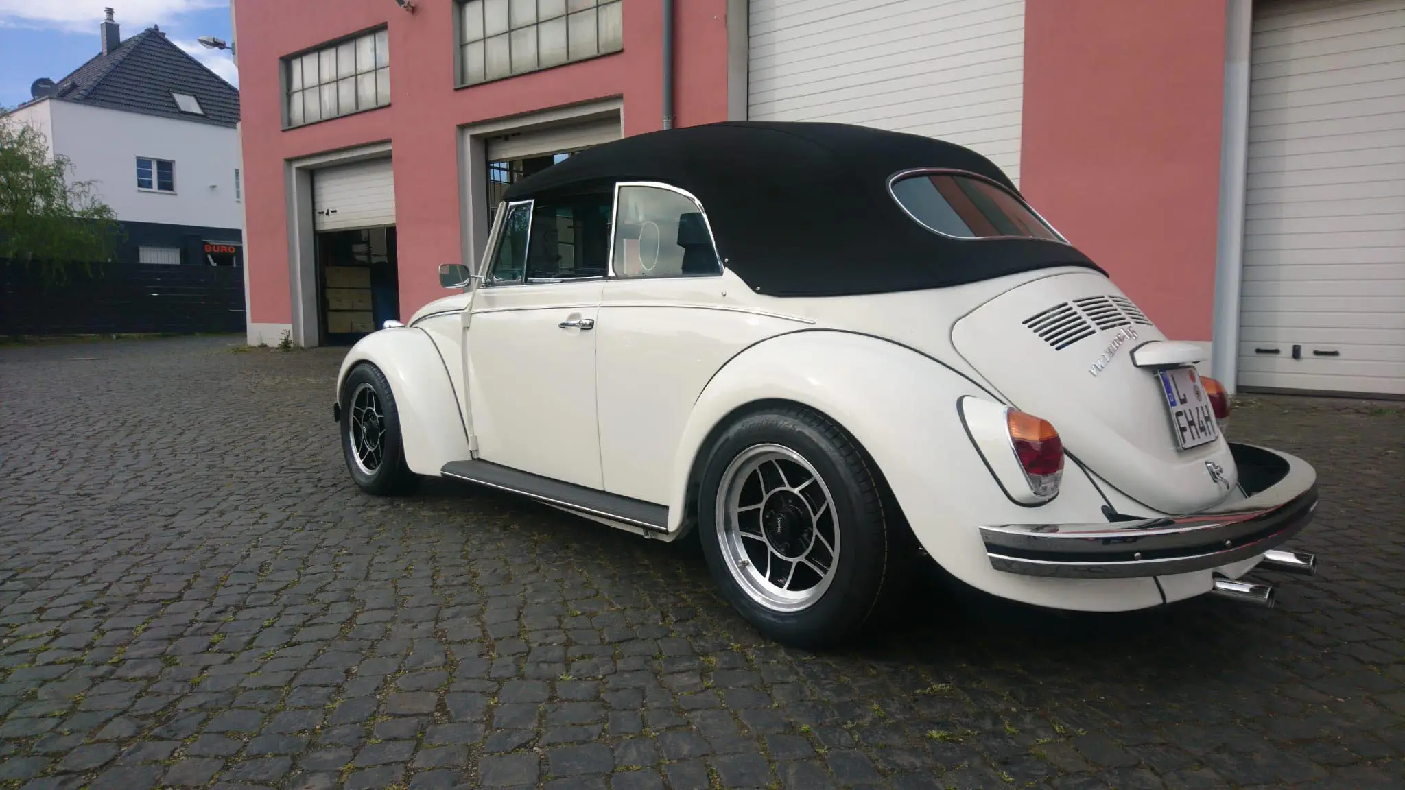 39 – Salomon – Volkswagen – 1302 LS Cabrio *